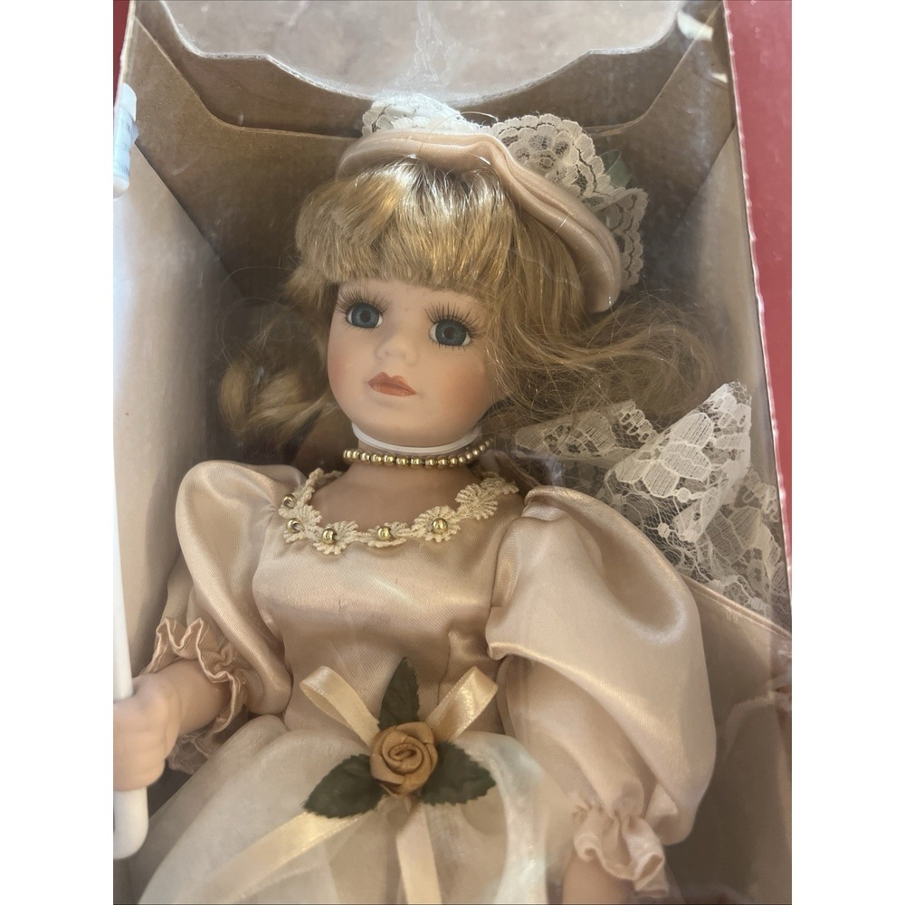 Century Collection Genuine Porcelain Doll Lamp - Picture 2 of 6
